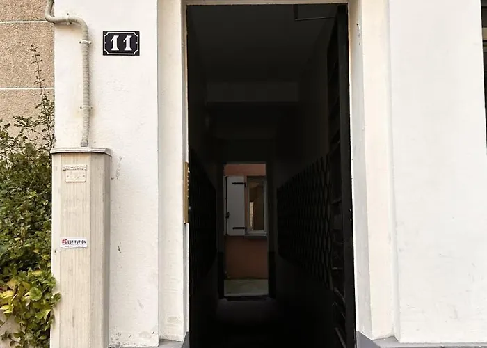 Duplex 12eme Pres De Nation Lägenhet